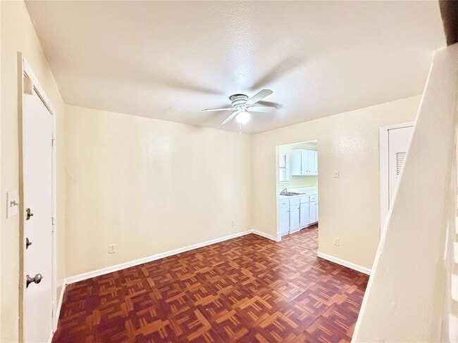 Building Photo - 6257 Manor Rd