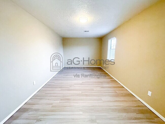 Building Photo - 8412 S Douglas Ave