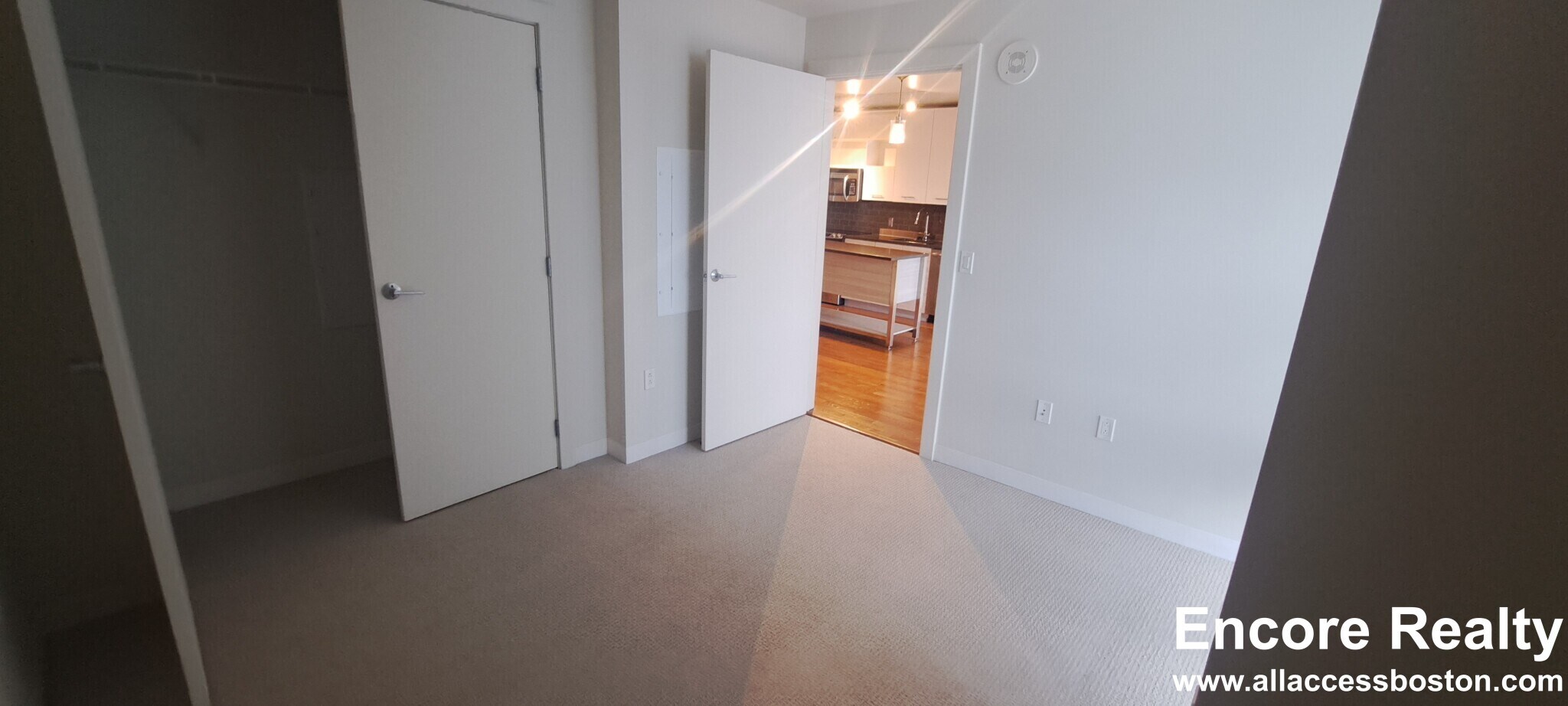 Building Photo - 665 Washington St