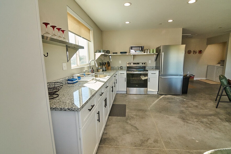 Building Photo - 100 Rio del Mar St