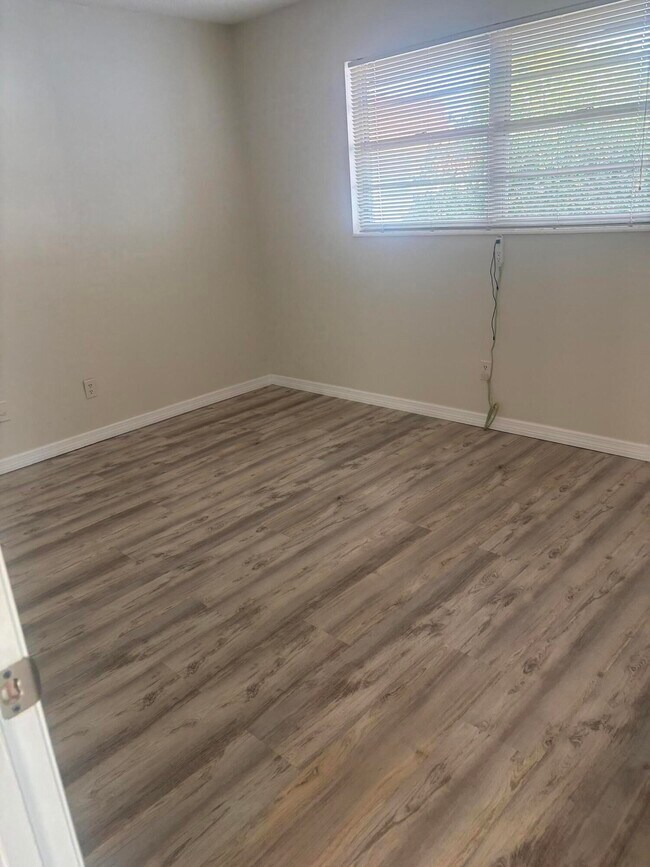 Building Photo - 2600 SE Ocean Blvd