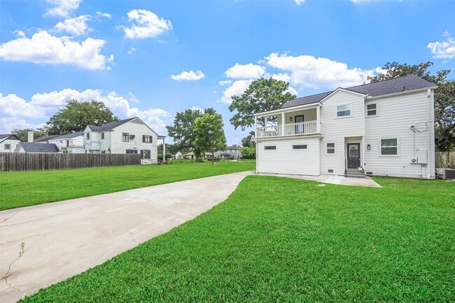Building Photo - 3809 Southmore Blvd