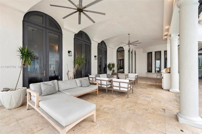 Building Photo - 432 S Hibiscus Dr