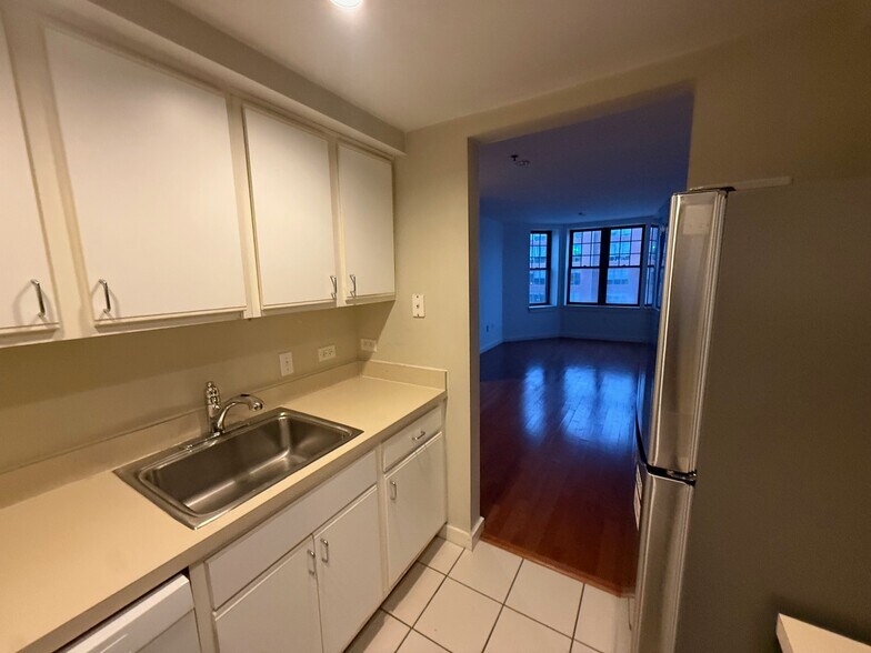 Building Photo - 535 Commonwealth Ave