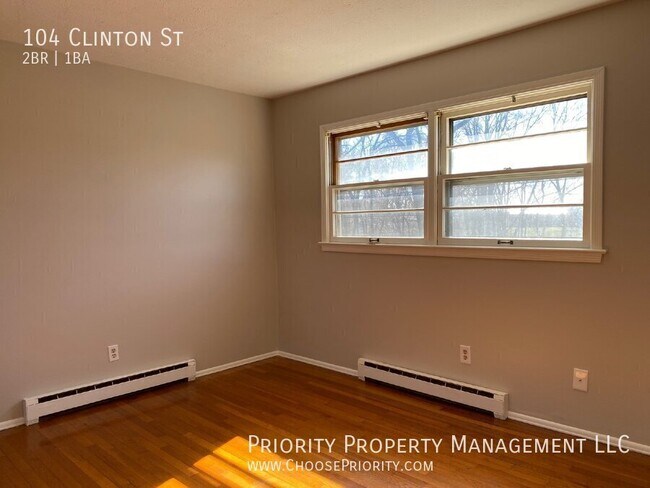 Building Photo - 104 Clinton St