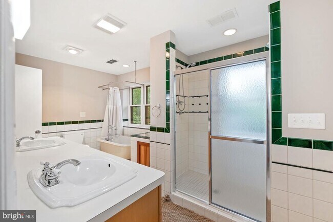 Building Photo - 35299 Snickersville Turnpike