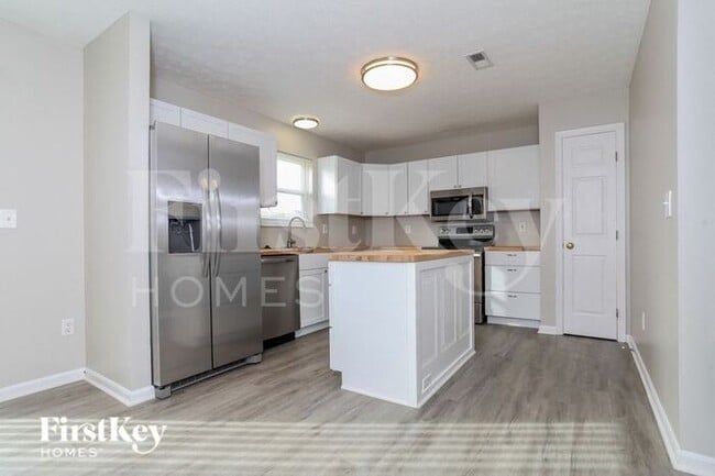 Building Photo - 9909 Trapp Ln