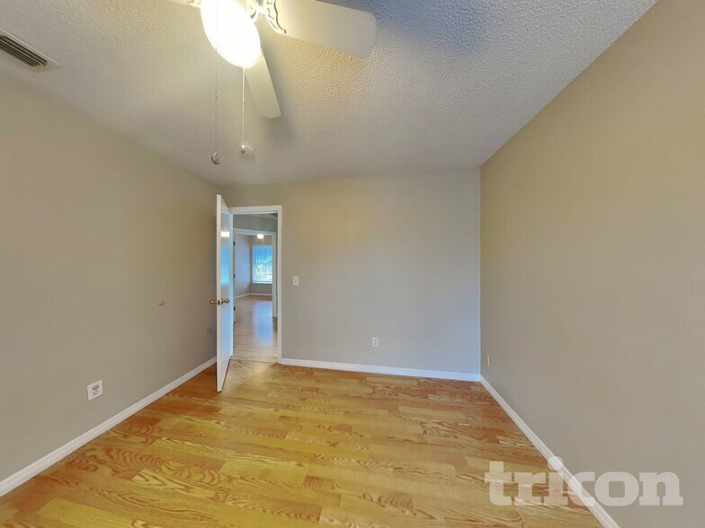 Building Photo - 528 Nevada Loop Rd