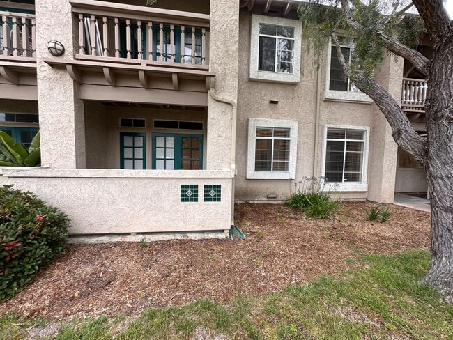 Building Photo - Beautiful 2 Bedroom/2 Bath Condo Close to ...