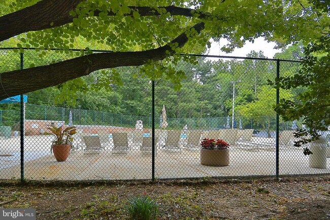 Building Photo - 1900 Lyttonsville Rd