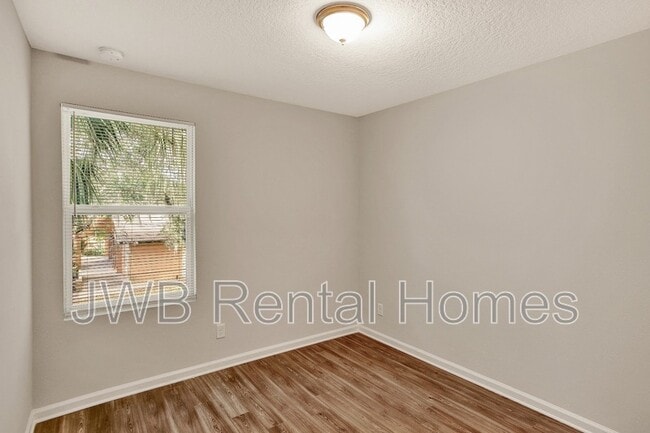 Building Photo - 6031 Carolines Ct