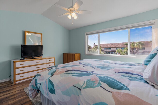 Building Photo - 8200 Jimmy Buffett Mem Hwy