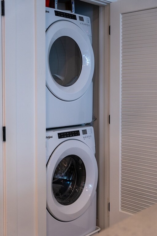 Building Photo - 2 Sinclair Rd