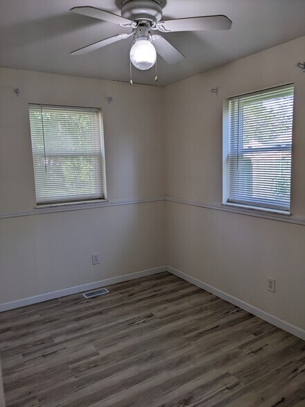 bedroom 2 - 306 E Northview Ave