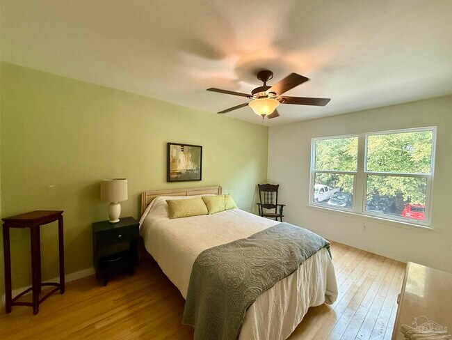 Building Photo - 200 Pensacola Beach Rd