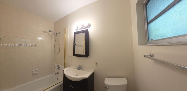 Building Photo - 2308 Monroe St