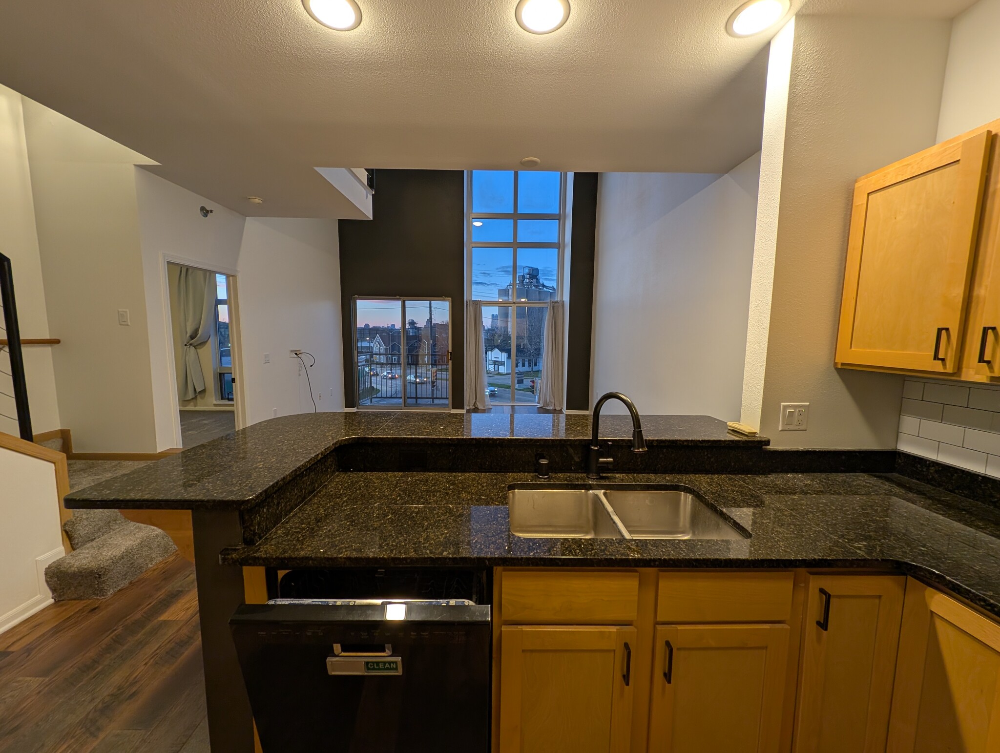 Building Photo - 2121 S Kinnickinnic Ave