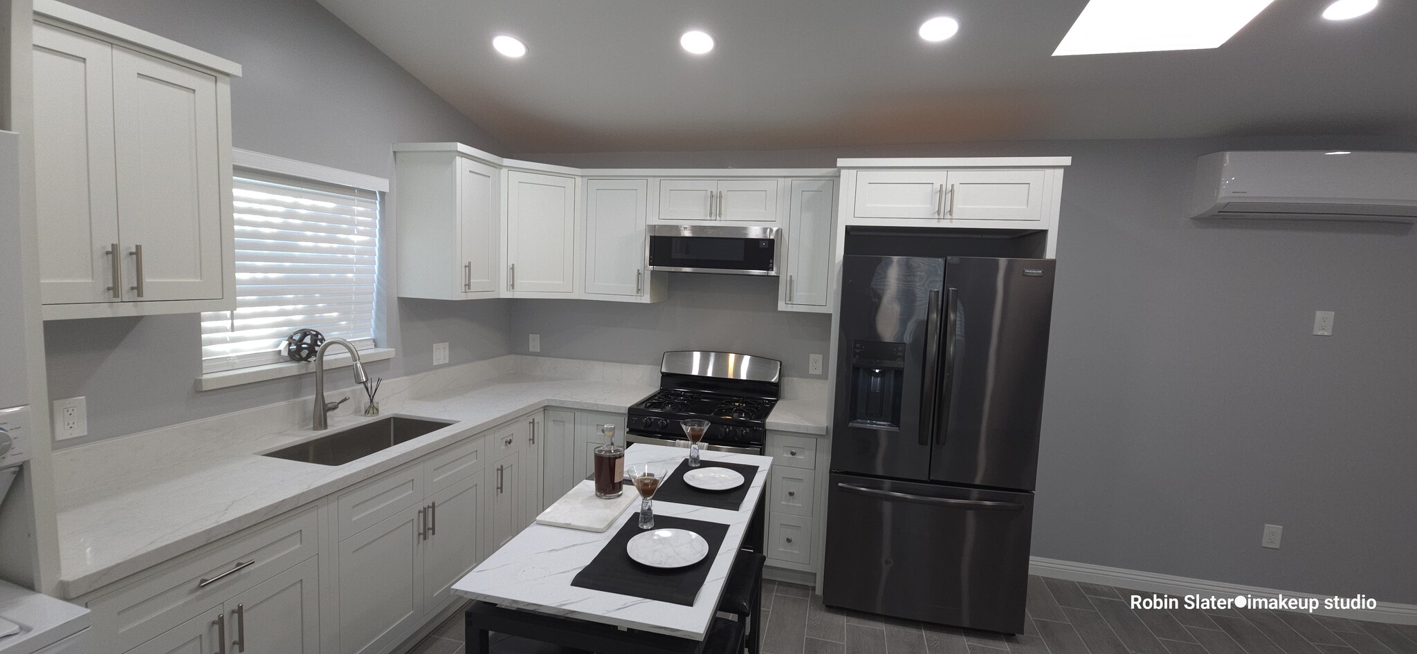 Building Photo - 4159 La Salle Ave