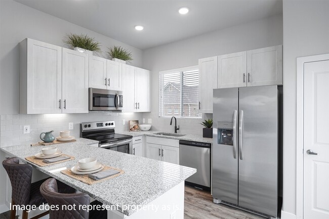 Building Photo - 7224 Tall Tree Dr