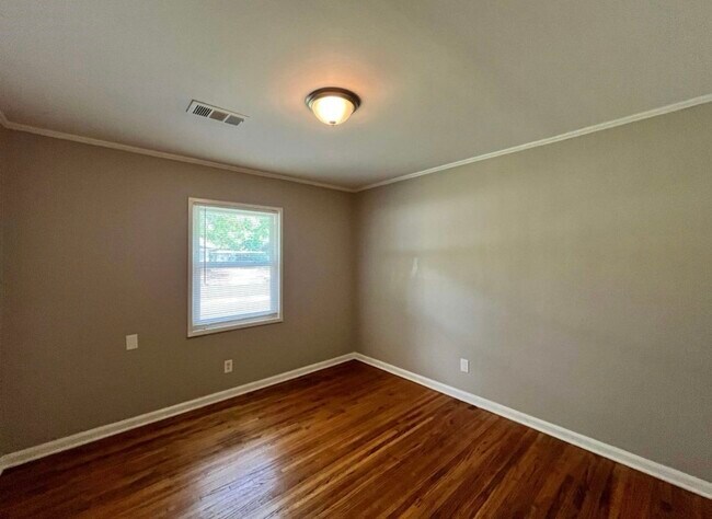 Building Photo - 1463 Merrycrest Dr