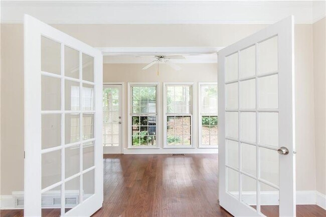 Building Photo - 919 Bridgegate Dr NE