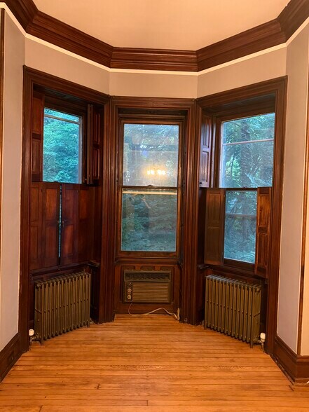 Building Photo - 38 E Penn St