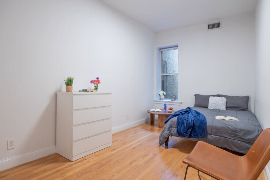 Building Photo - 355 Tompkins Ave