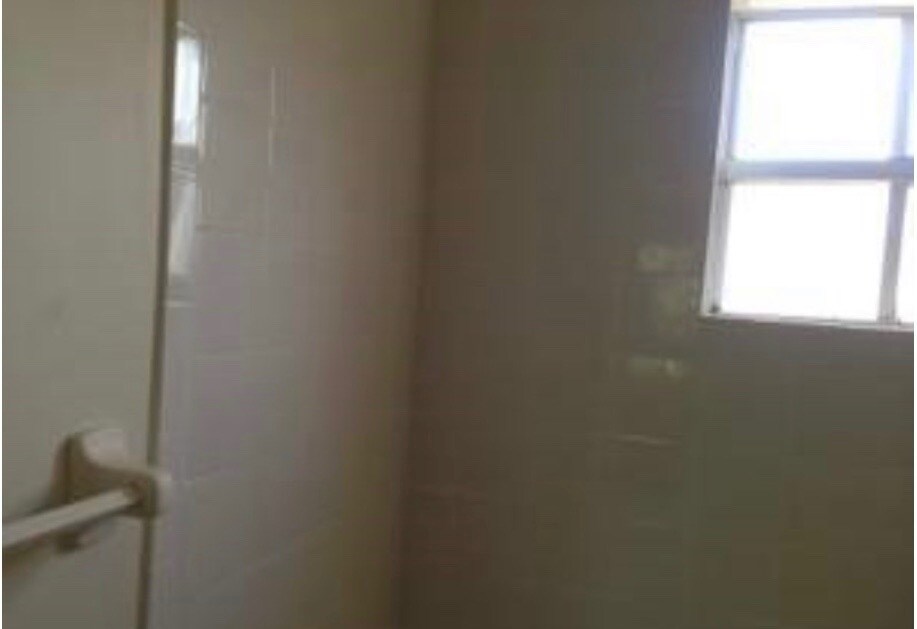 Building Photo - 465 SW 86th Ave