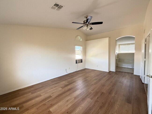 Building Photo - 844 N Granite St