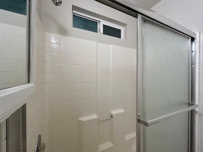 Building Photo - Tranquil 1 Bed, 1 Bath House!