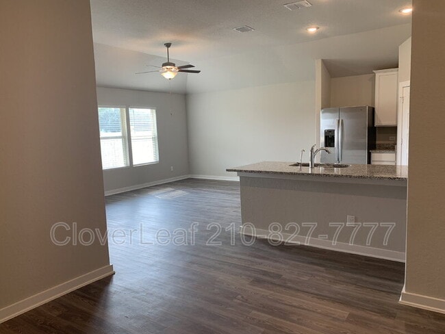 Building Photo - 708 Stonemanor Bay