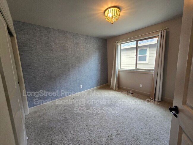 Building Photo - 3338 SE Summerfield Dr
