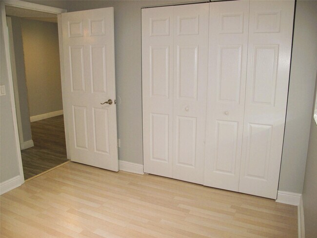 Building Photo - 1263 SW 46th Ave