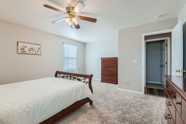 Building Photo - Stunning 4 BDR Fully Furnished Home in Broomfield