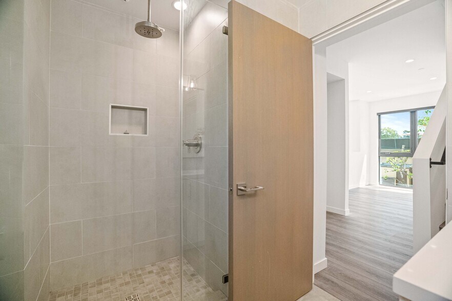 Building Photo - 10393 Tag Ln