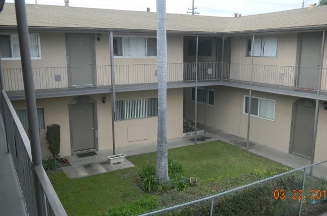 Building Photo - Olinda Courtyard