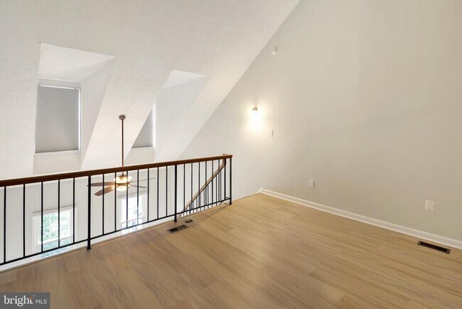 Building Photo - 12867 Mill House Ct