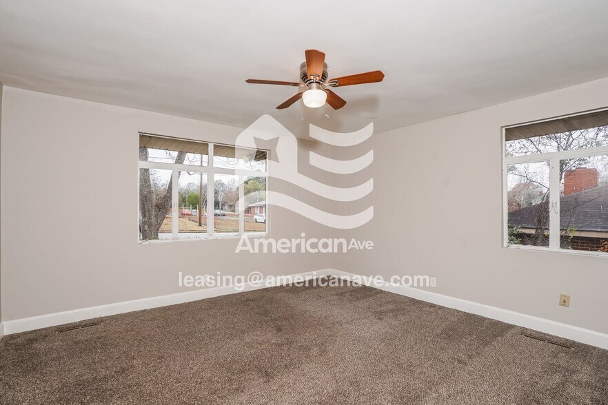 Building Photo - 290 Lilly Ave