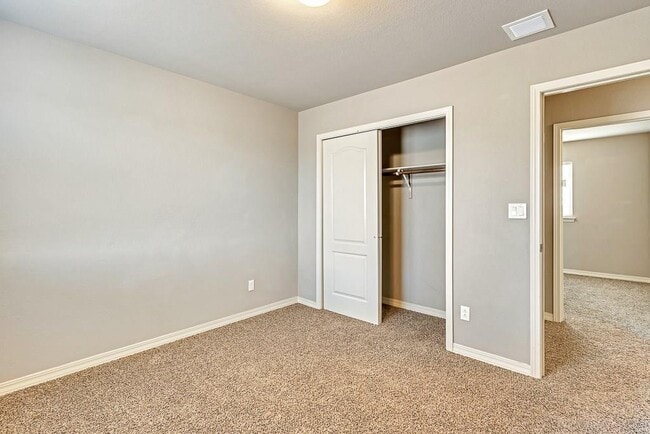 Building Photo - 3873 Loma Brisa Dr