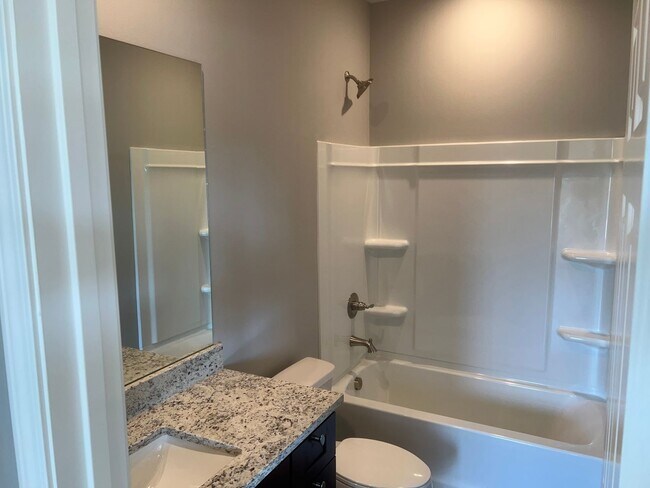 Building Photo - New 3 Bed 3 Bath Home