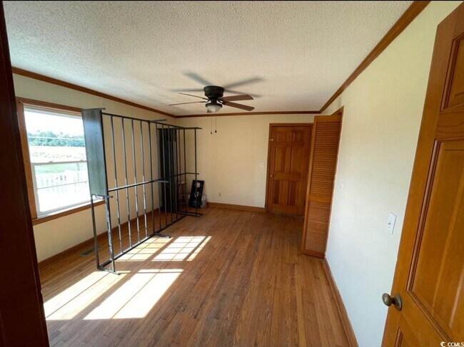 Building Photo - 163 Edwards Rd