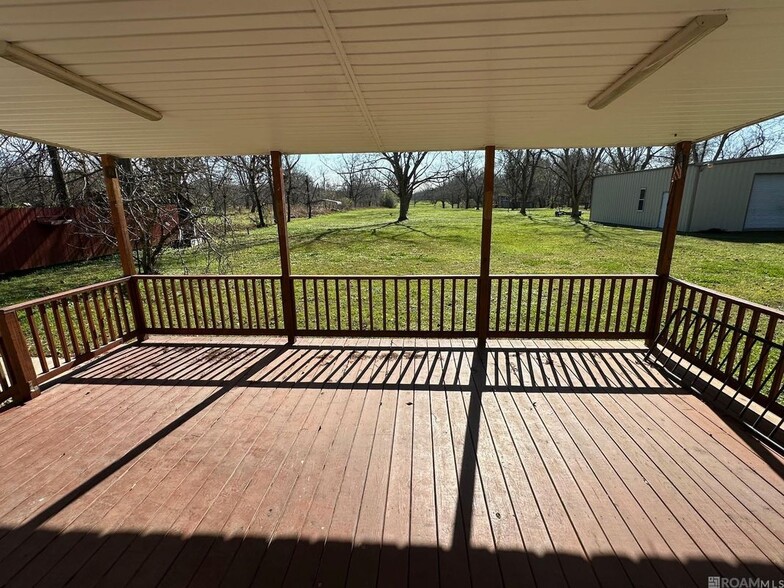 Building Photo - 9620 Island Rd