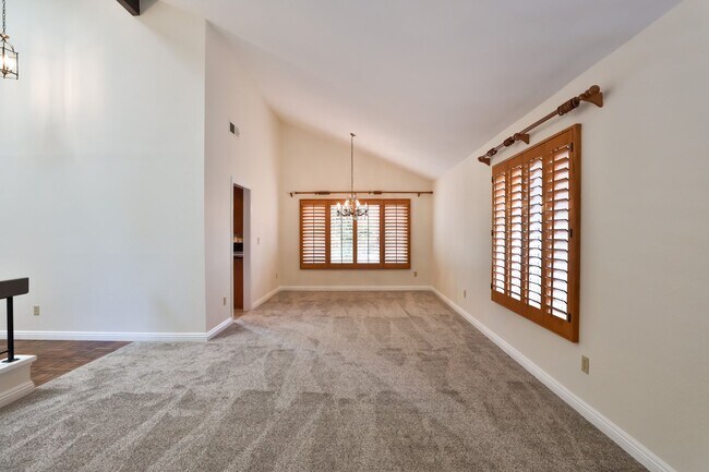 Building Photo - Spacious 3-Bedroom Scripps Ranch Home