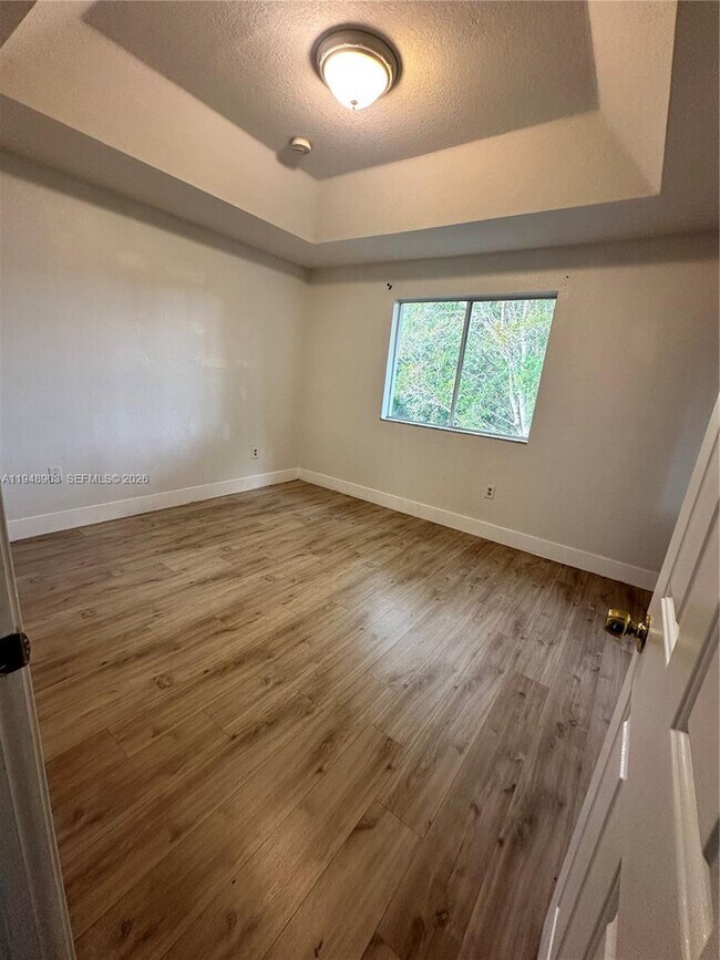 Building Photo - 1481 SE 24th Ct