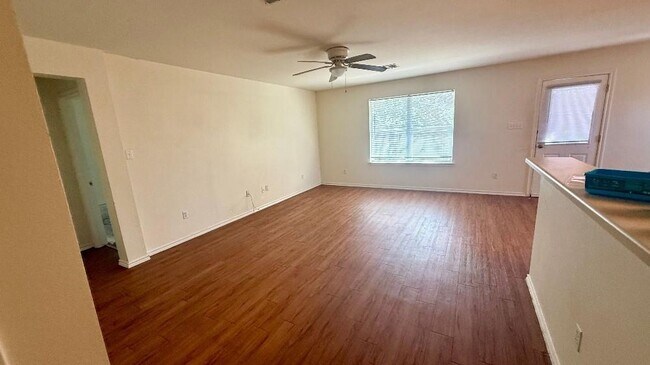 Building Photo - 940 Goldenrod St