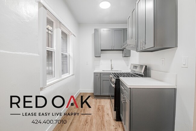 Building Photo - 974 S Gramercy Pl