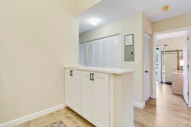 Building Photo - 6414 Chasewood Dr