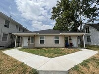 Building Photo - 206-208 N Wall Duplex