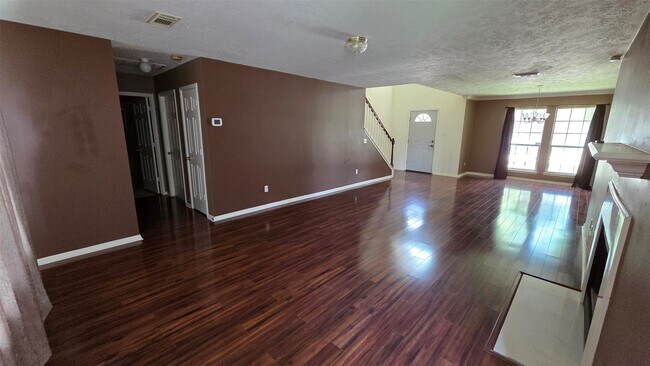 Building Photo - 10822 Glenora Dr