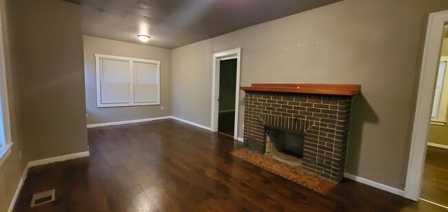 Building Photo - 4200 Van Buren St